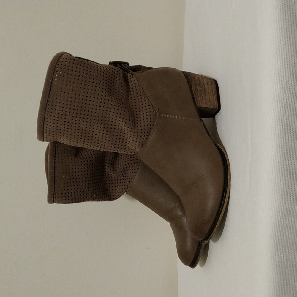 Boots 37